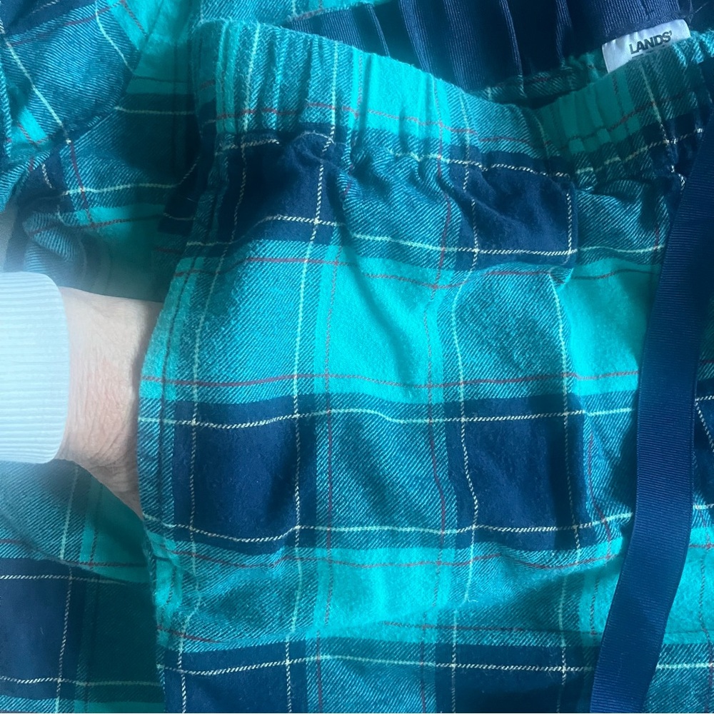 LANDS END Plaid Pajama Set – Size M women’s - Picture 10 of 12